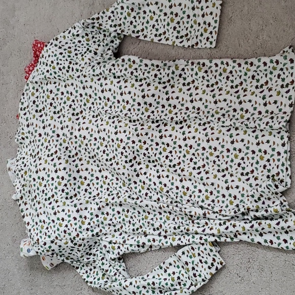 Group of three (3) women's long sleeve shirts like new - Picture 4 of 9